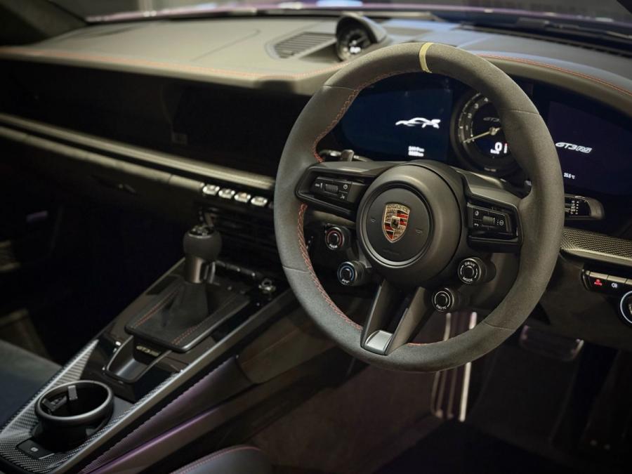 911 992 GT3 RS - Image 10